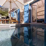 3 Bedroom Stunning In *